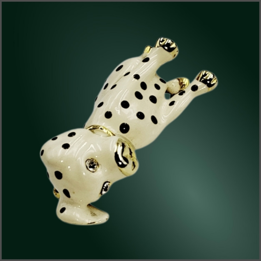 Dalmatian Enamel Gold Tone Seated Dog Brooch - Picture 3 of 7